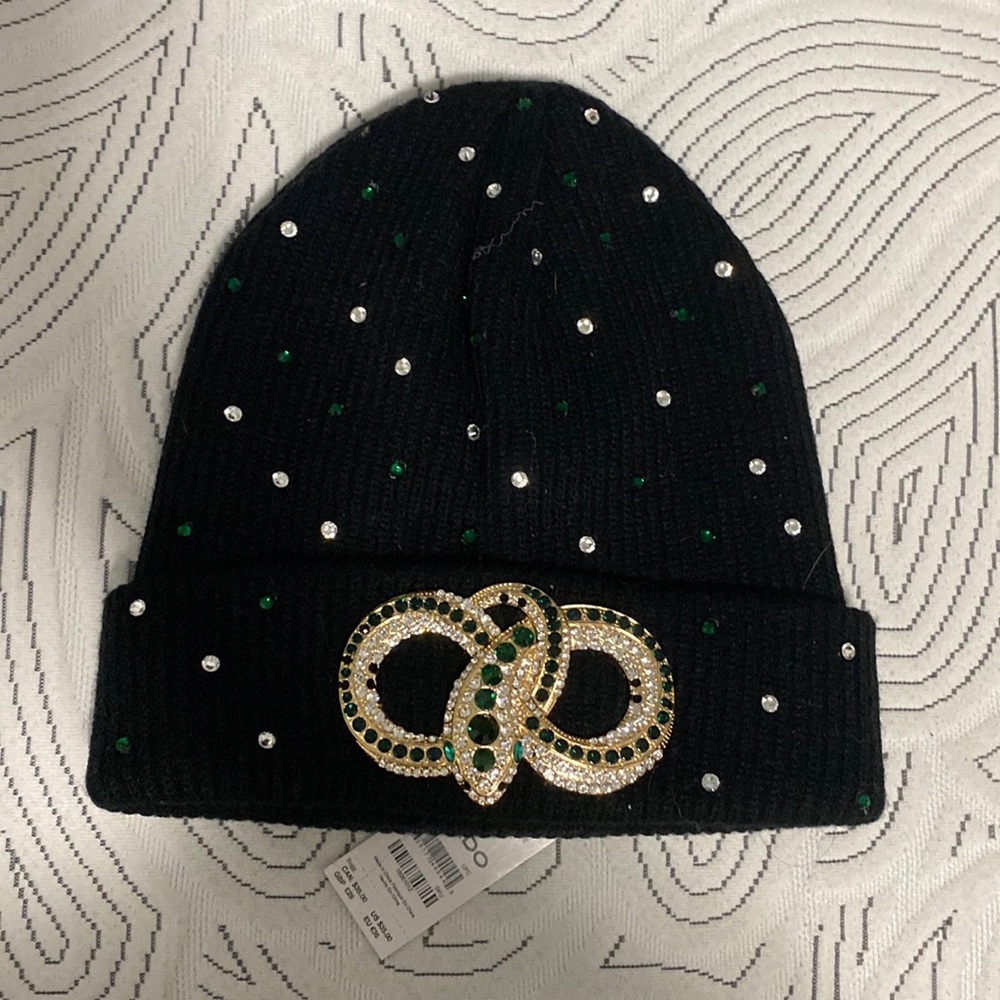 NEW tags on fashion winter hat